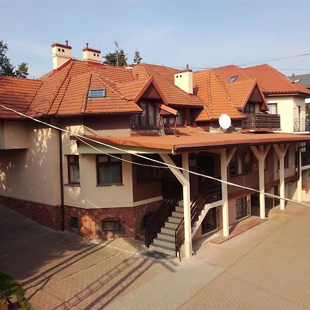 Park Hotel Myślenice Buitenkant foto