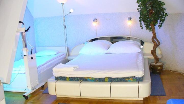 Park Hotel Myślenice Buitenkant foto